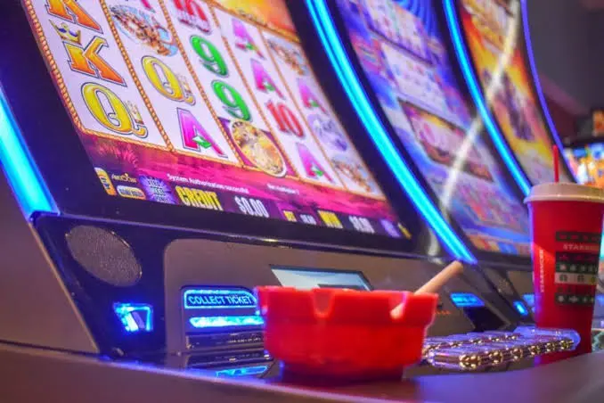 Casinoangebot von Skykings: Spielautomaten und Tische